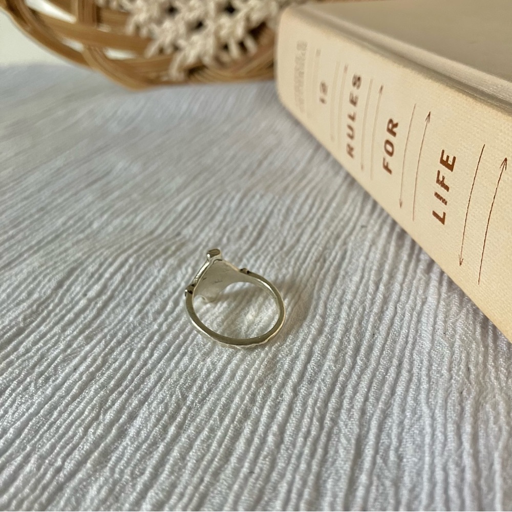 Elegant Silver Filigree Ring - Picture 6 of 12